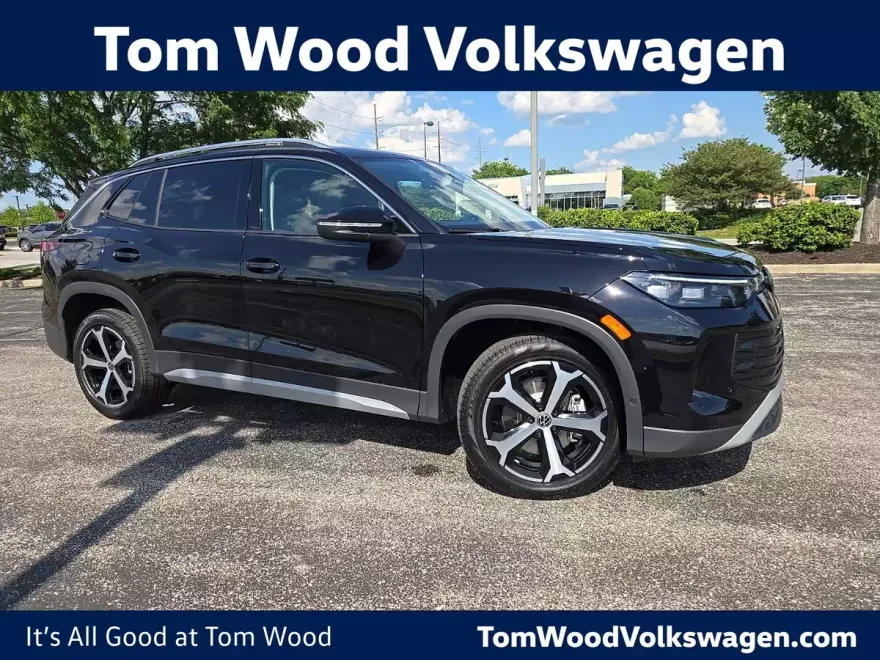 2025 Volkswagen Tiguan SE photo 1