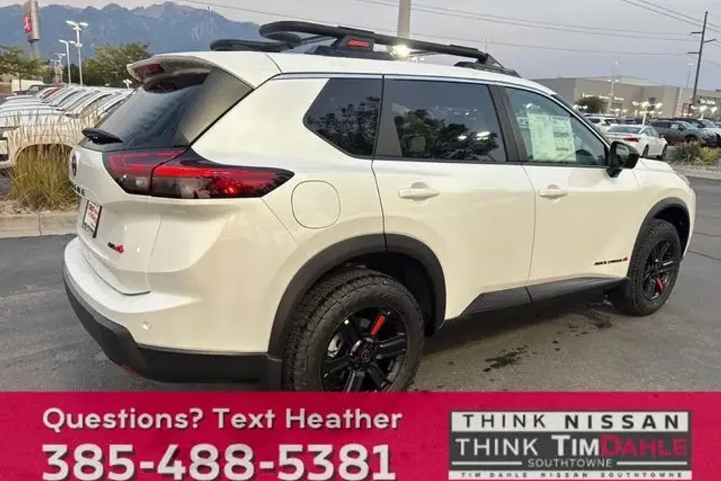 2026 Nissan Rogue SV photo 1