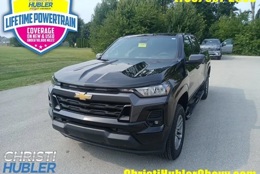 2024 Chevrolet Colorado LT photo 1