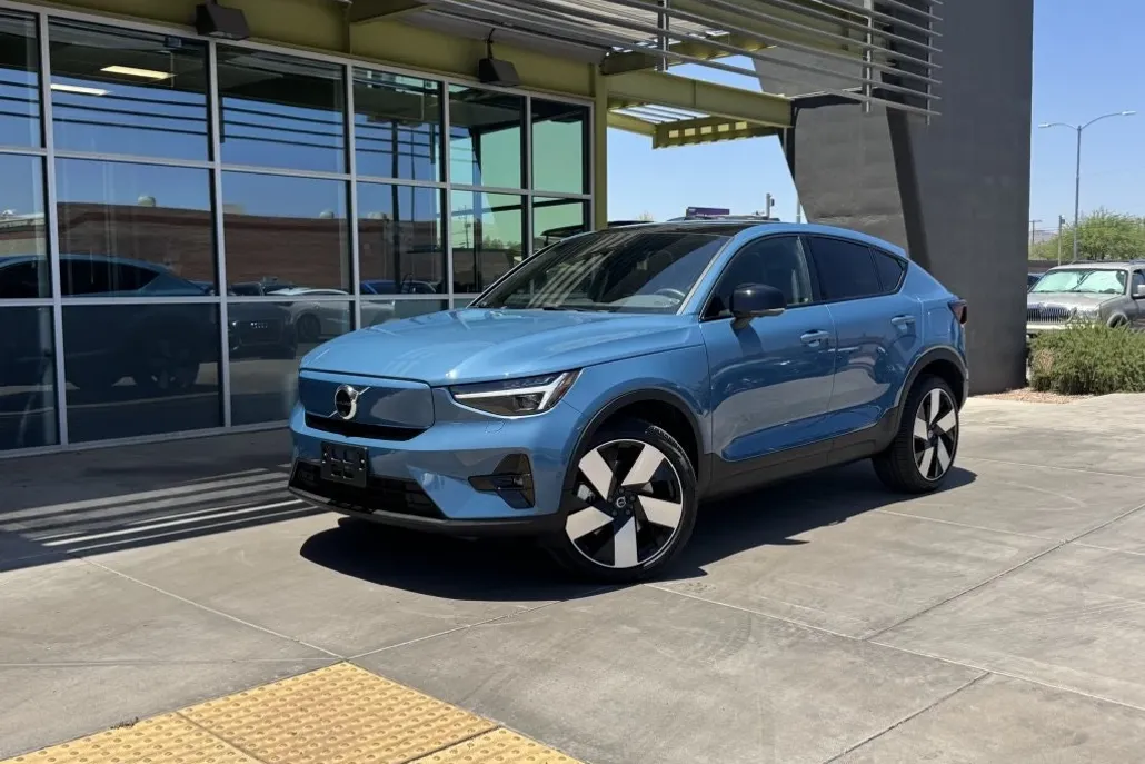2023 Volvo C40 Recharge Ultimate photo 1