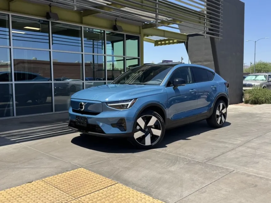 2023 Volvo C40 Recharge Ultimate photo 1