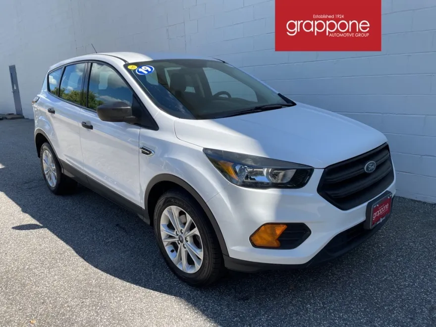 2019 Ford Escape S photo 1