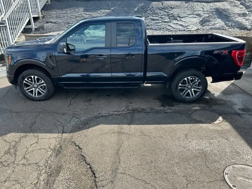 2023 Ford F-150 XL photo 1
