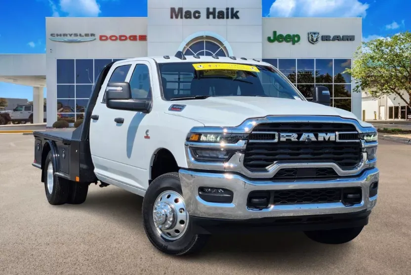 2025 Ram 3500 Tradesman photo 1