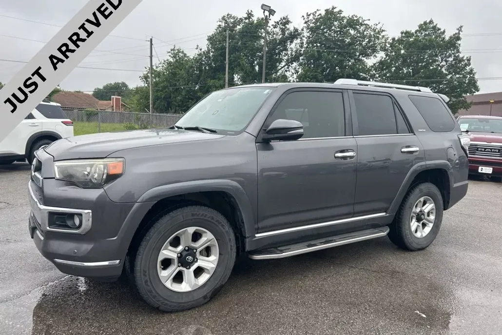 2016 Toyota 4Runner Limited photo 1