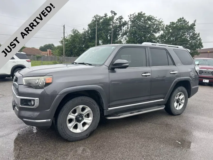 2016 Toyota 4Runner Limited photo 1