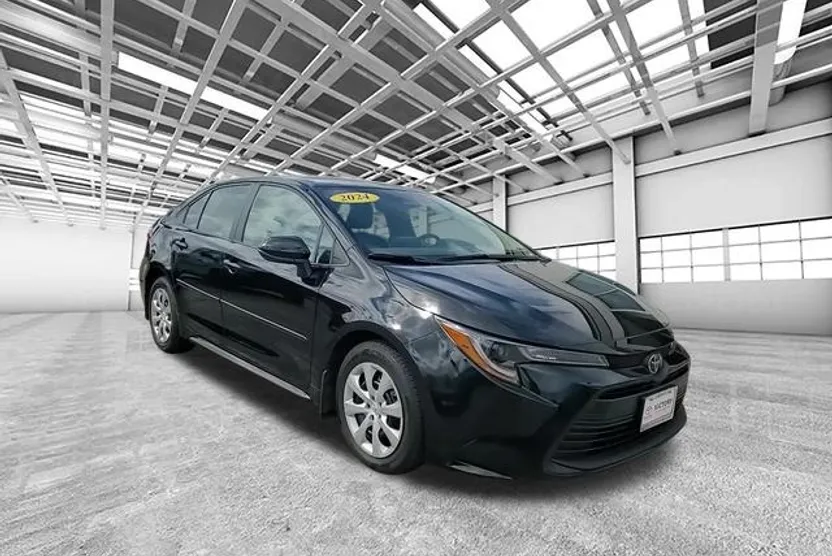 2024 Toyota Corolla LE photo 1
