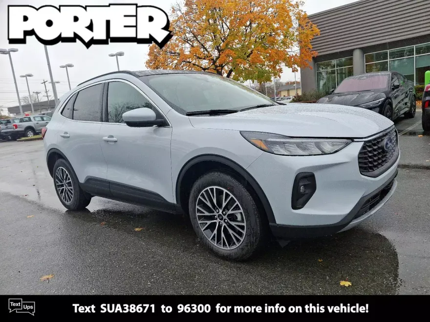 2025 Ford Escape Titanium photo 1