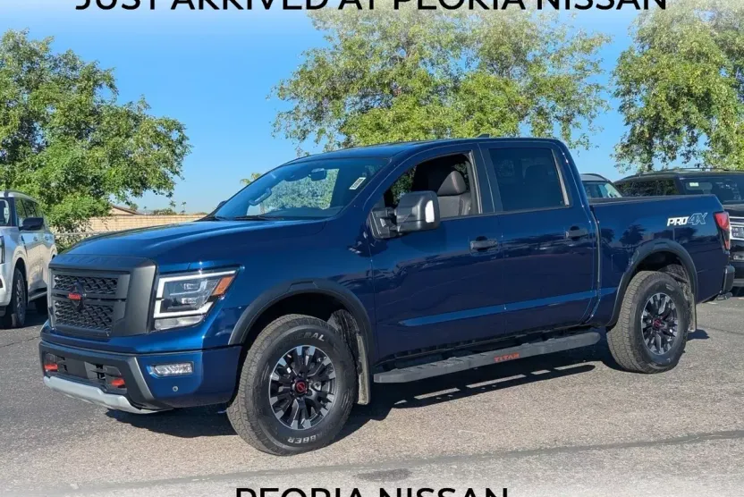 2023 Nissan Titan PRO-4X photo 1