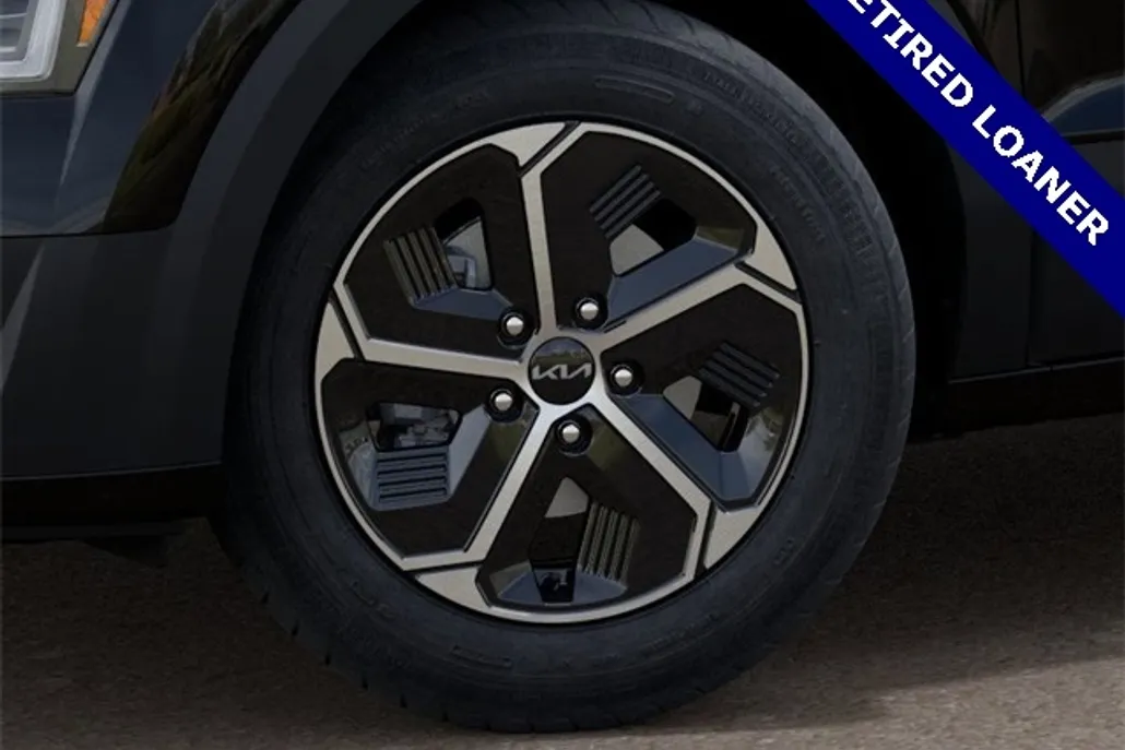 2025 Kia Niro LX photo 1