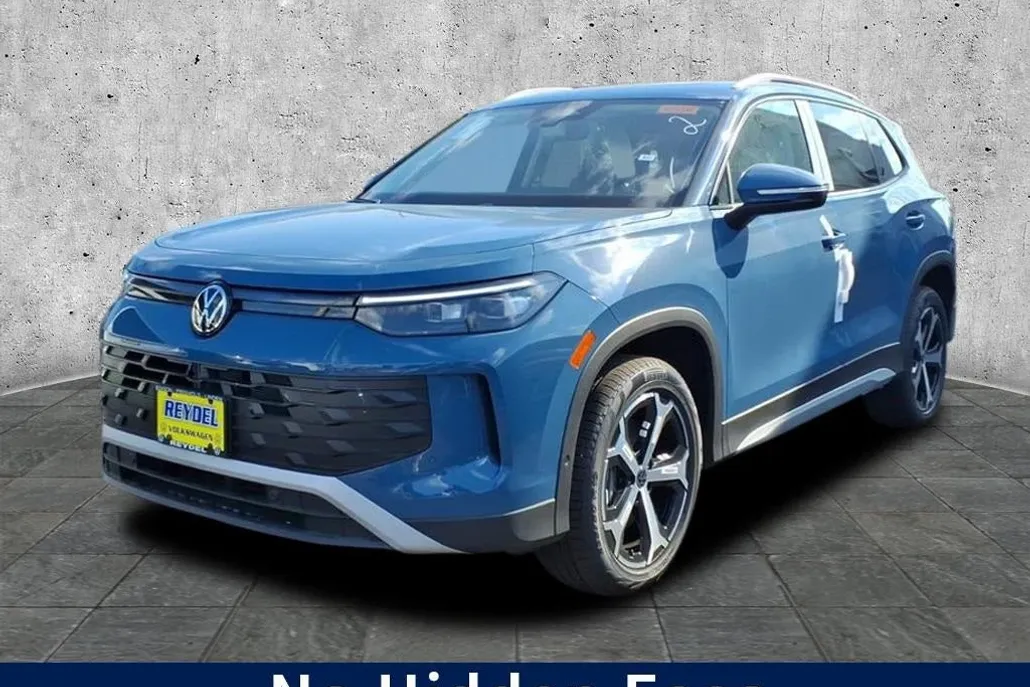 2025 Volkswagen Tiguan SE photo 1