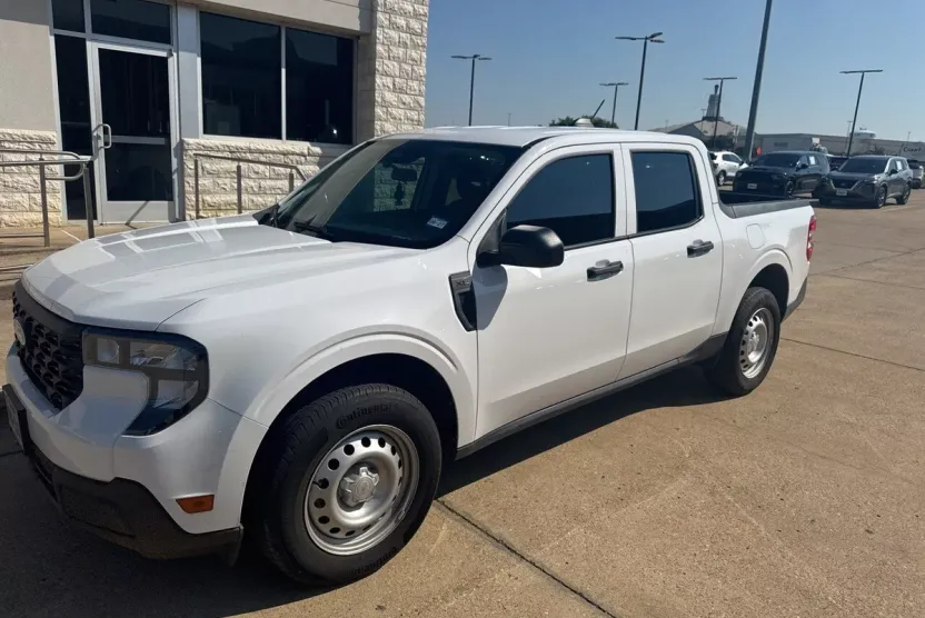 2025 Ford Maverick XL photo 1