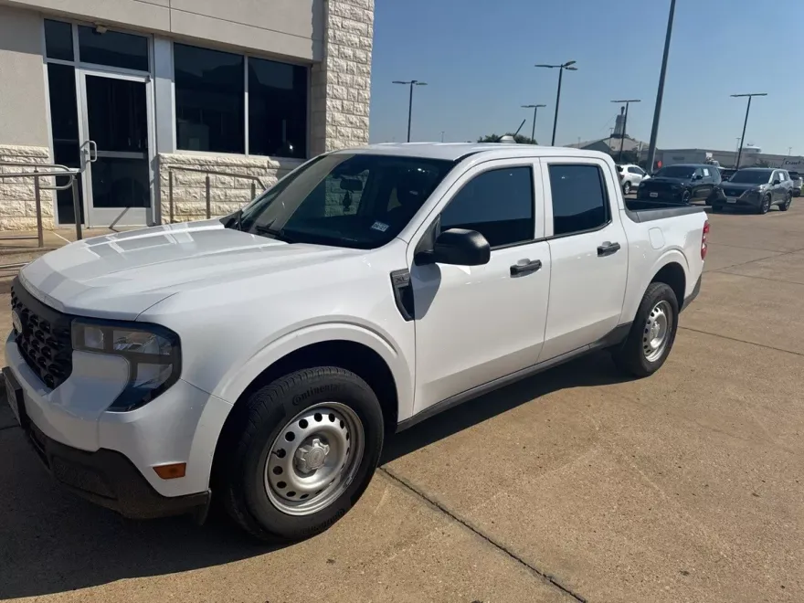 2025 Ford Maverick XL photo 1