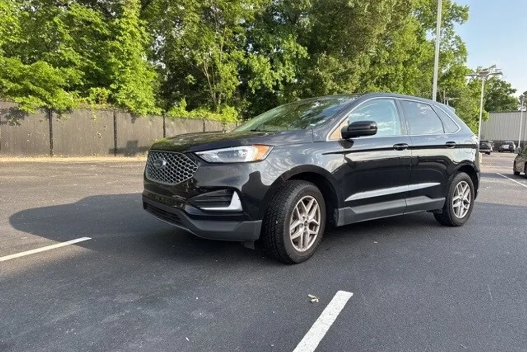 2023 Ford Edge SEL photo 1
