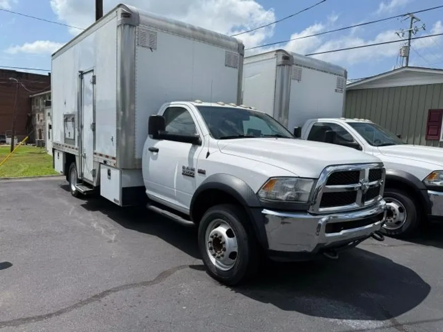 2016 Ram 5500 SLT photo 1