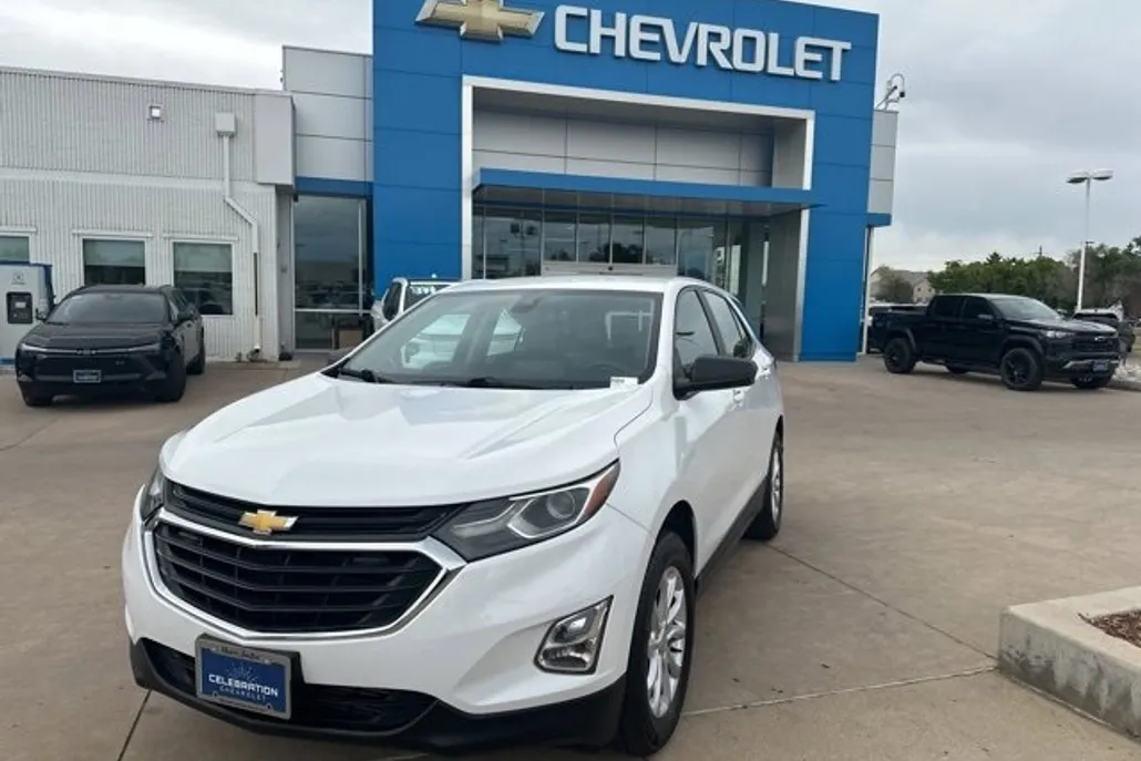 2020 Chevrolet Equinox LS photo 1