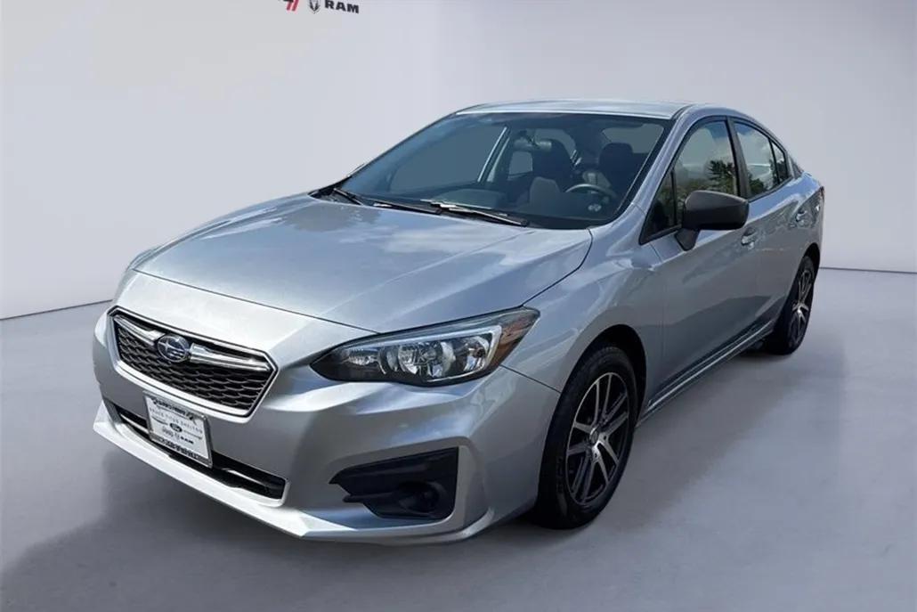 2019 Subaru Impreza 2.0i photo 1