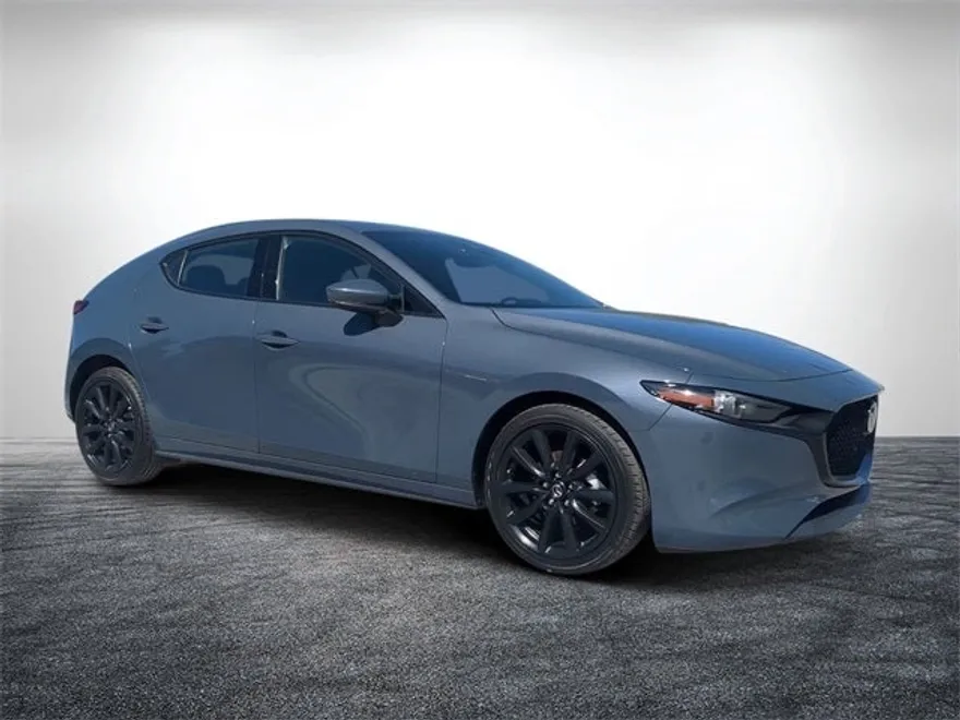 2022 Mazda Mazda3 Premium photo 1