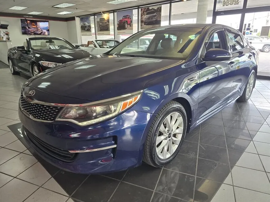 2018 Kia Optima EX photo 1