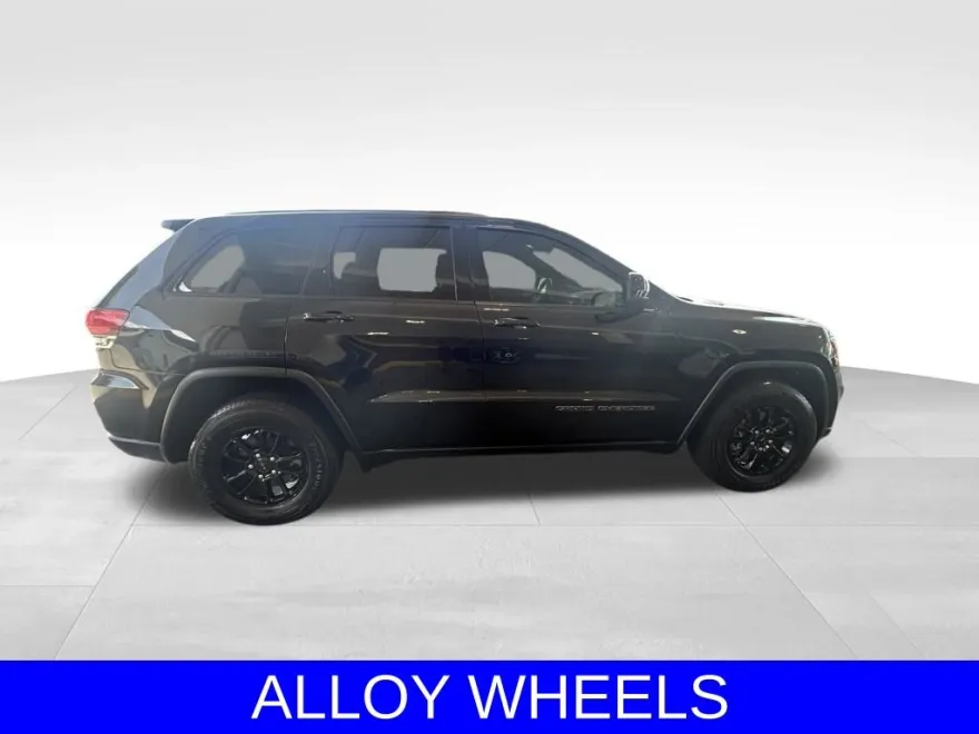 2019 Jeep Grand Cherokee Laredo photo 1