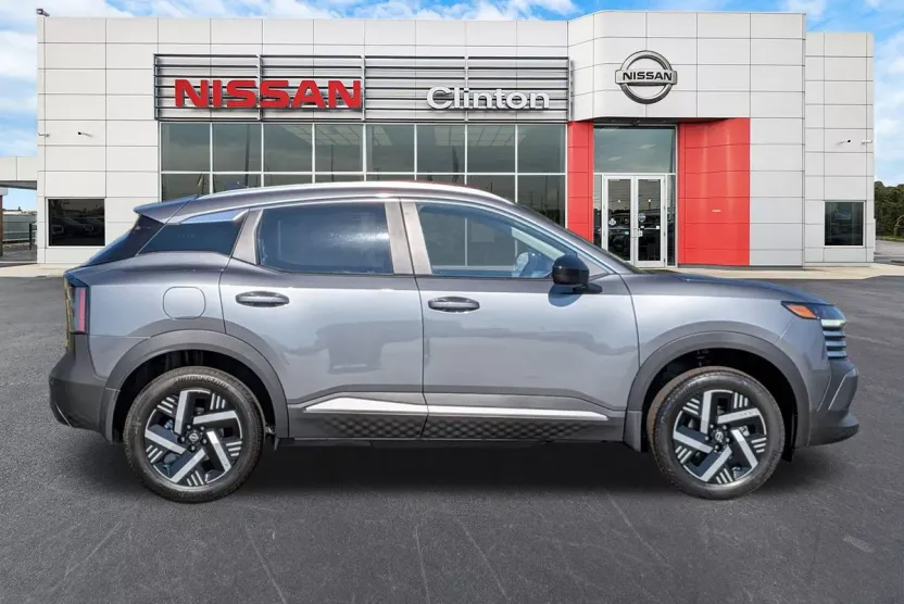 2026 Nissan Kicks SV photo 1