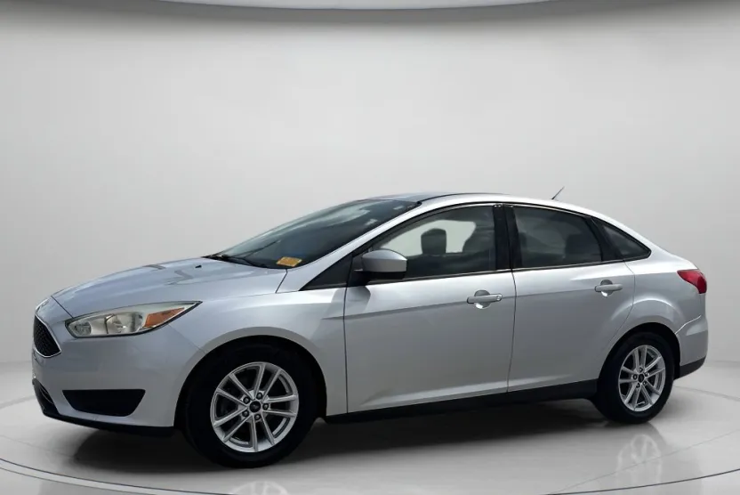 2018 Ford Focus SE photo 1