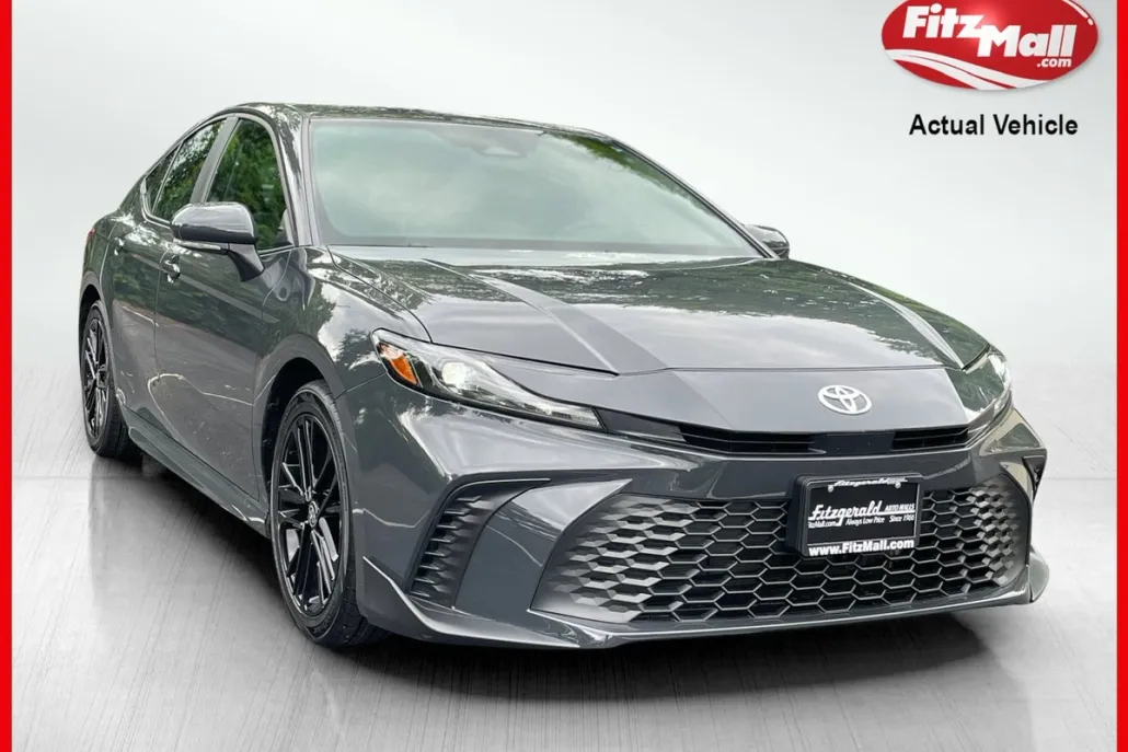 2025 Toyota Camry Hybrid photo 1