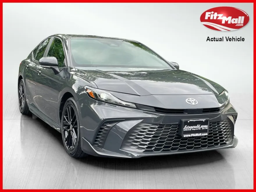 2025 Toyota Camry Hybrid photo 1