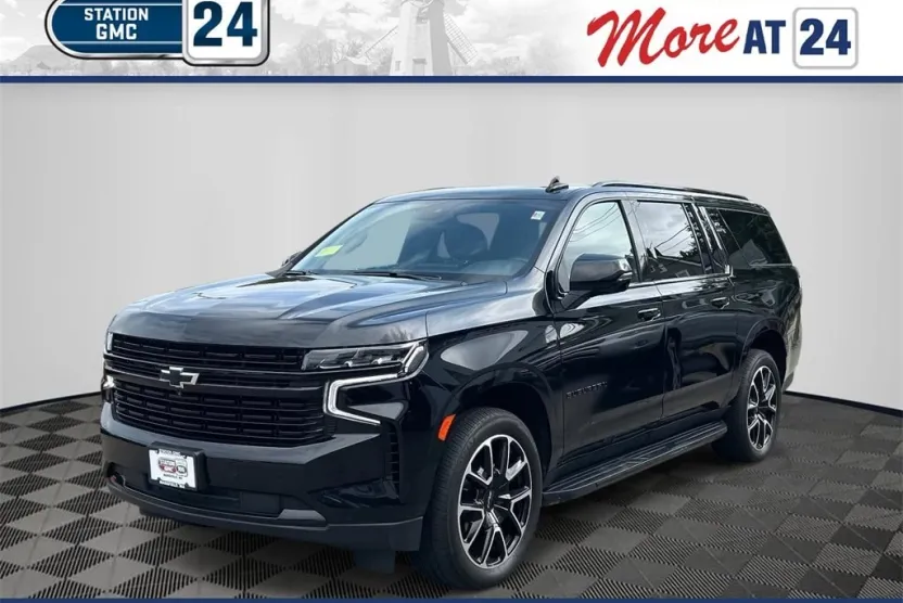 2023 Chevrolet Suburban RST photo 1