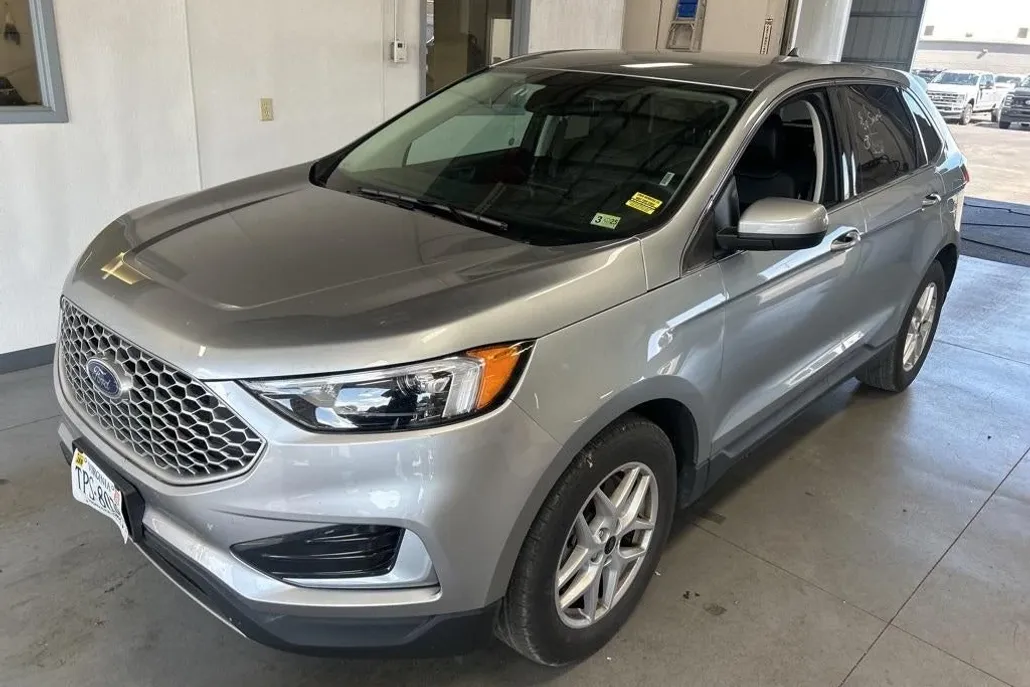 2024 Ford Edge SEL photo 1