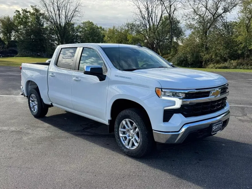 2026 Chevrolet Silverado 1500 LT photo 1