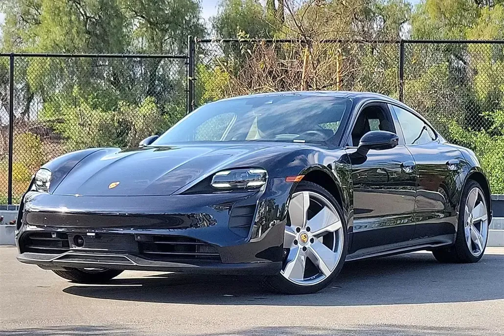 2024 Porsche Taycan 4S photo 1