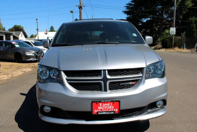 2018 Dodge Grand Caravan GT photo 1