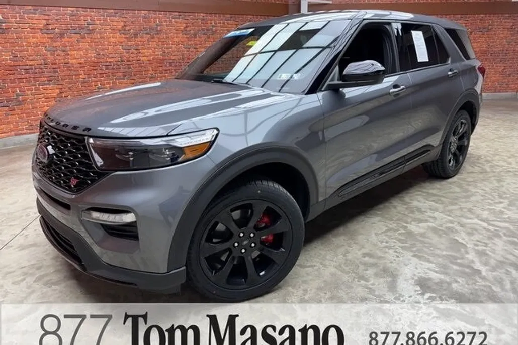 2022 Ford Explorer ST photo 1