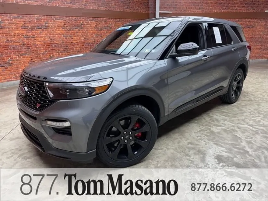 2022 Ford Explorer ST photo 1