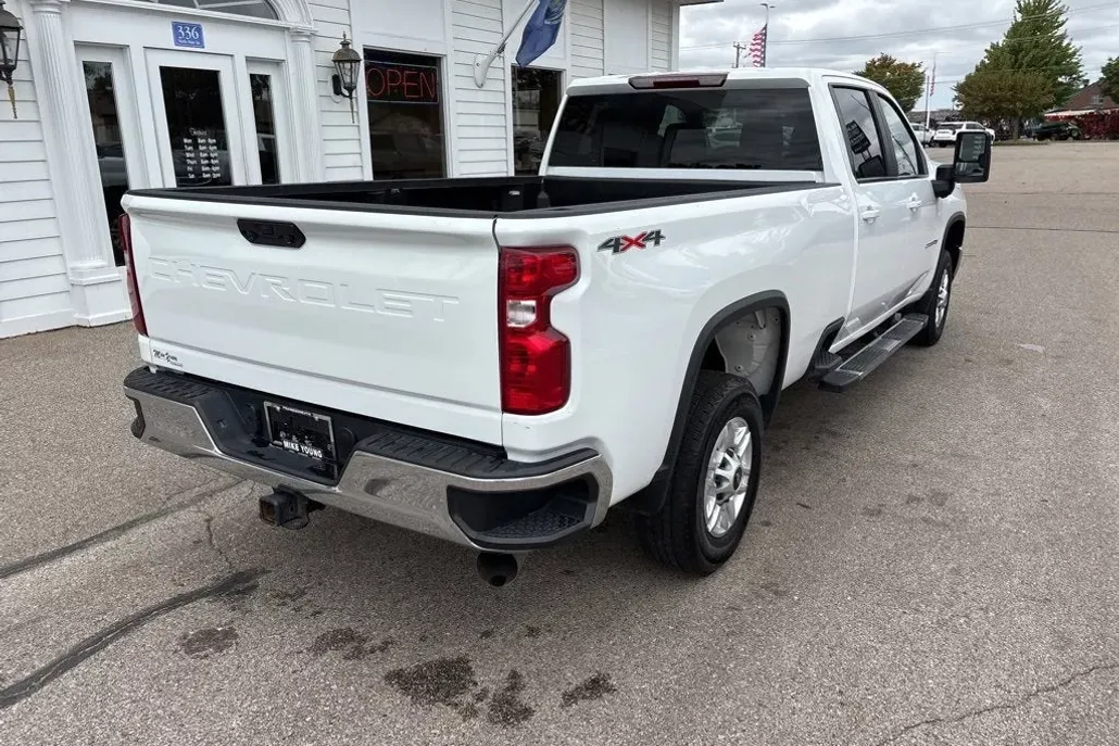 2024 Chevrolet Silverado 2500HD LT photo 1