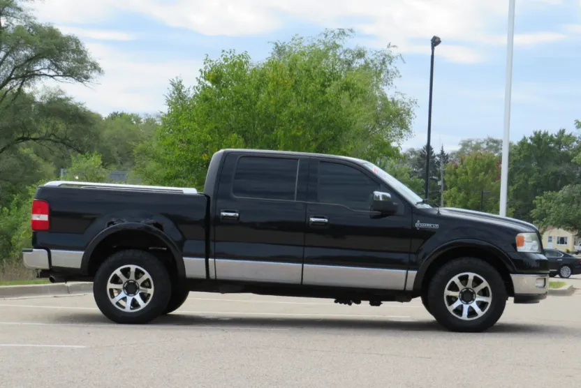 2006 Lincoln Mark LT photo 1