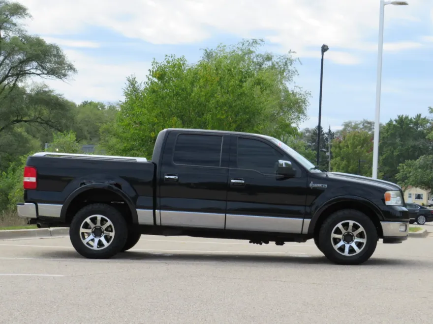2006 Lincoln Mark LT photo 1