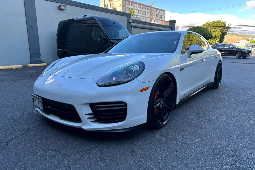 2015 Porsche Panamera GTS photo 1
