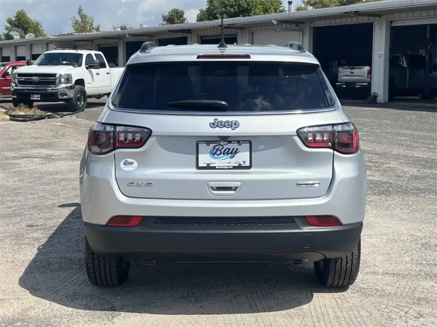 2025 Jeep Compass Latitude photo 1