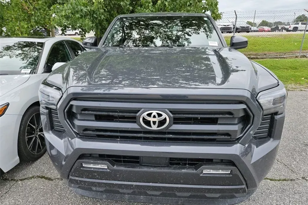 2025 Toyota Tacoma SR5 photo 1