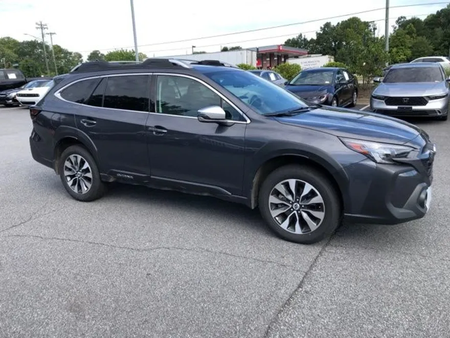 2024 Subaru Outback Touring photo 1