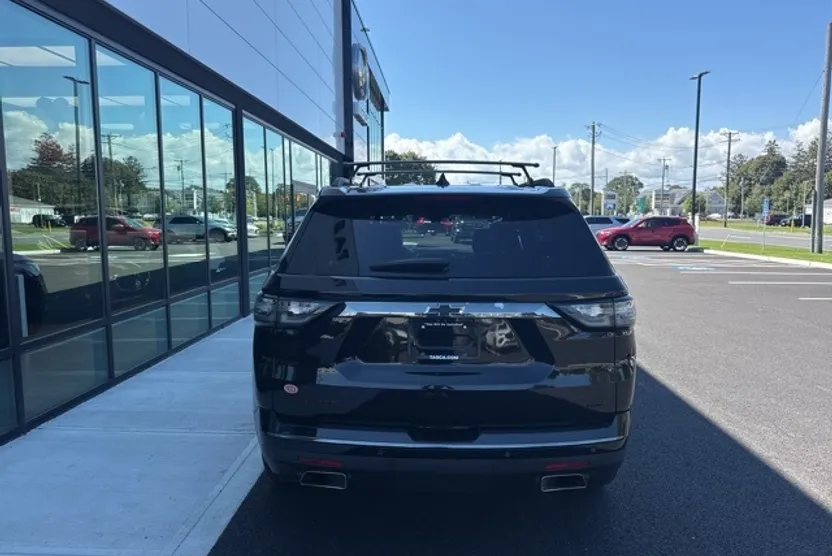 2020 Chevrolet Traverse Premier photo 1
