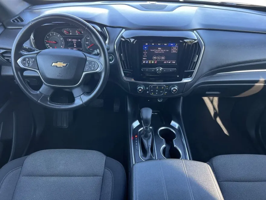 2022 Chevrolet Traverse Cloth photo 1