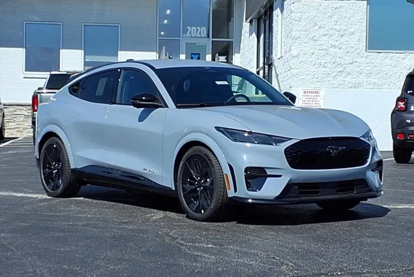2025 Ford Mustang Mach-E GT photo 1