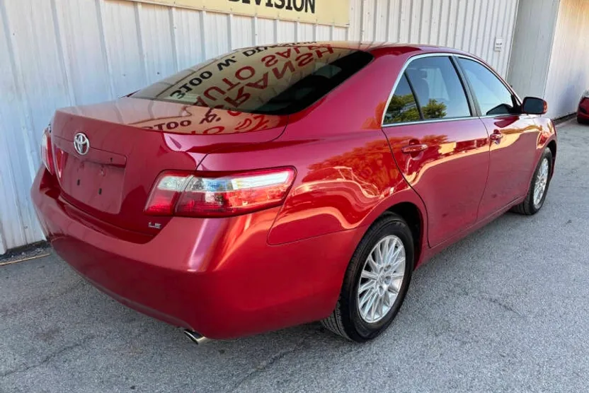 2007 Toyota Camry LE V6 photo 1