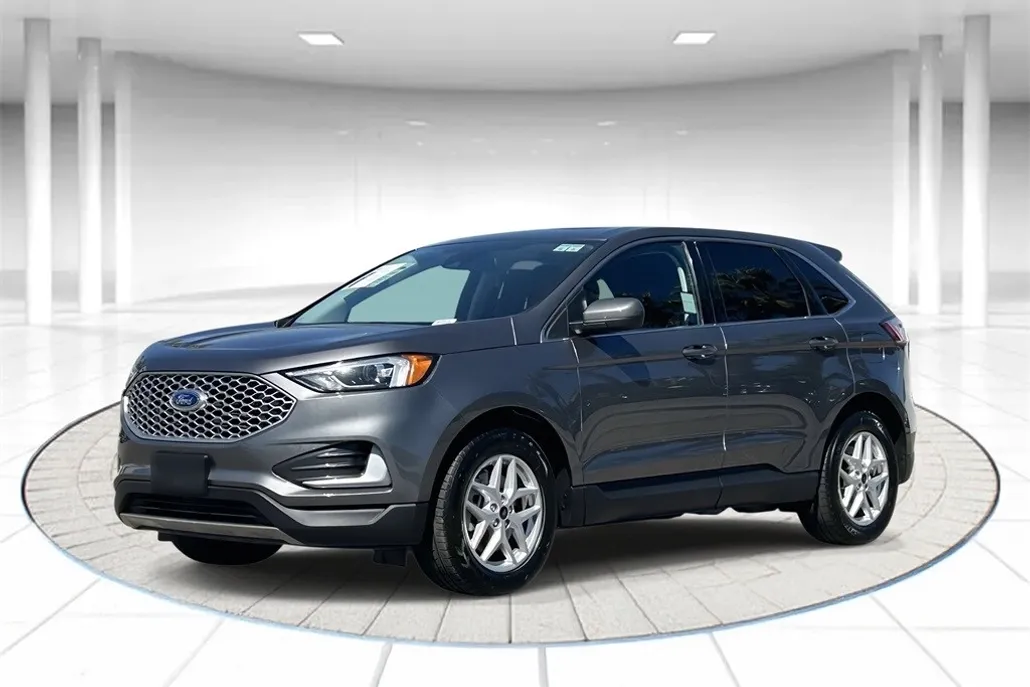 2024 Ford Edge SEL photo 1