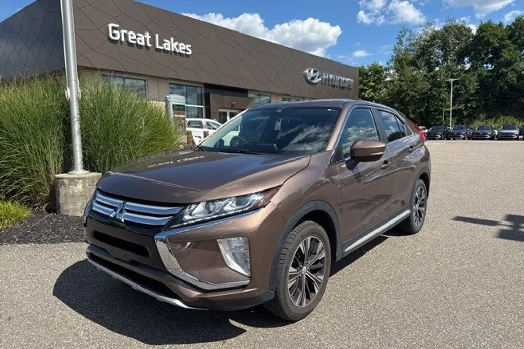 2018 Mitsubishi Eclipse Cross SE photo 1
