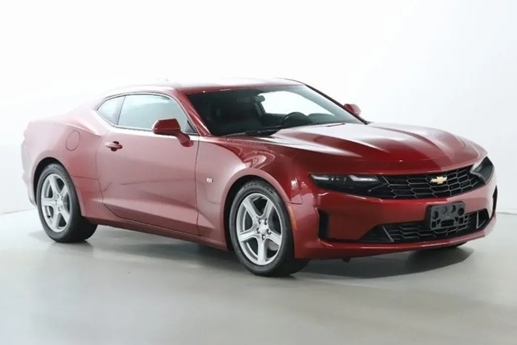 2023 Chevrolet Camaro 1LT photo 1