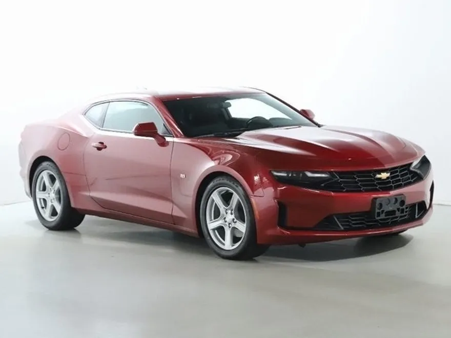 2023 Chevrolet Camaro 1LT photo 1